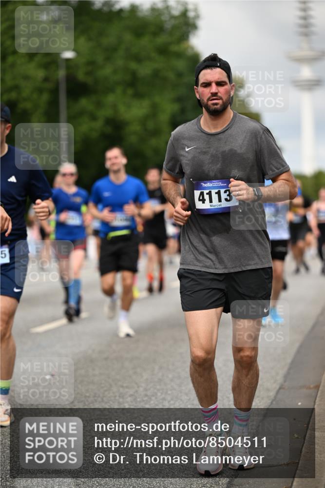 29.06.2025 - hella hamburg halbmarathon Dr. Thomas Lammeyer http://msf.ph/oto/8504511 29.06.2025 10:26:38 Kennedybrücke 1294, 1419, 1598, 2063, 2172, 2351, 2479, 3108, 3172, 3458, 3735, 3768, 3910, 3946, 3995, 4113, 4114, 4131, 4366, 4556, 4559, 4829, 4970, 5079, 6030, 6049, 6303, 6307, 6805, 6820, 6826, 6849, 6899, 6977, 7097, 7162, 7794, 7925, 8511, 8855, 8931, 9204, 9516, 9807, 10065, 10210, 10241, 10663, 10710, 10739, 10917, 10961, 11046 meine-sportfotos.de