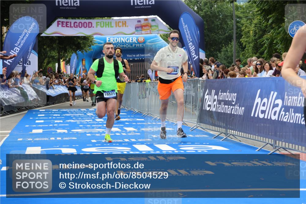 29.06.2025 - hella hamburg halbmarathon Strokosch-Dieckow http://msf.ph/oto/8504529 29.06.2025 10:41:51 Ziel 1169, 1763, 7092, 7363, 8694, 10415, 11765, 14346, 15521, 15935, 16507 meine-sportfotos.de