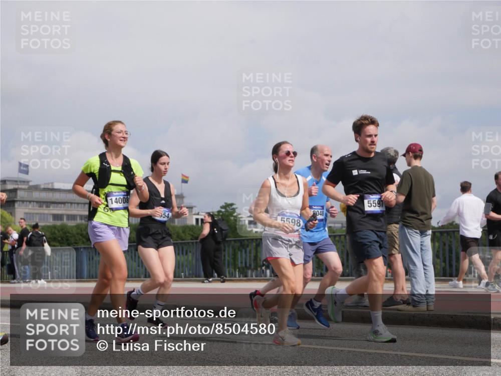 29.06.2025 - hella hamburg halbmarathon Luisa Fischer http://msf.ph/oto/8504580 29.06.2025 10:16:06 Kennedybrücke 6, 14008, 8048, 5598, 54, 5597, 1328, 4554, 5597, 5598, 8115, 8279, 9527, 10581 meine-sportfotos.de