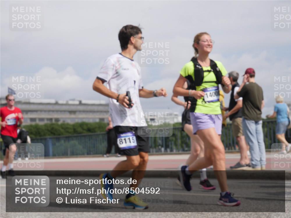 29.06.2025 - hella hamburg halbmarathon Luisa Fischer http://msf.ph/oto/8504592 29.06.2025 10:16:07 Kennedybrücke 8115, 1400, 1007, 1328, 4554, 5597, 5598, 8115, 8279, 9527, 10581 meine-sportfotos.de