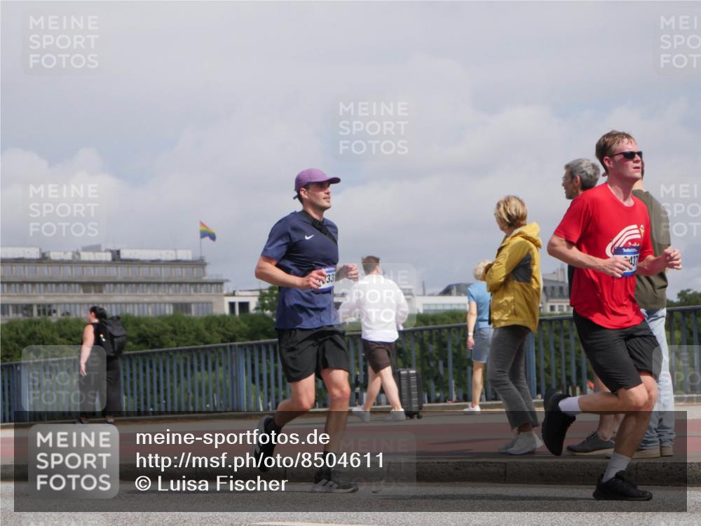 29.06.2025 - hella hamburg halbmarathon Luisa Fischer http://msf.ph/oto/8504611 29.06.2025 10:16:10 Kennedybrücke 1007, 1328, 4554, 5597, 5598, 8115, 8279, 9527 meine-sportfotos.de