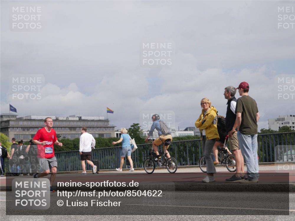 29.06.2025 - hella hamburg halbmarathon Luisa Fischer http://msf.ph/oto/8504622 29.06.2025 10:16:12 Kennedybrücke 12492, 1007, 1859, 3218, 7346, 8279 meine-sportfotos.de