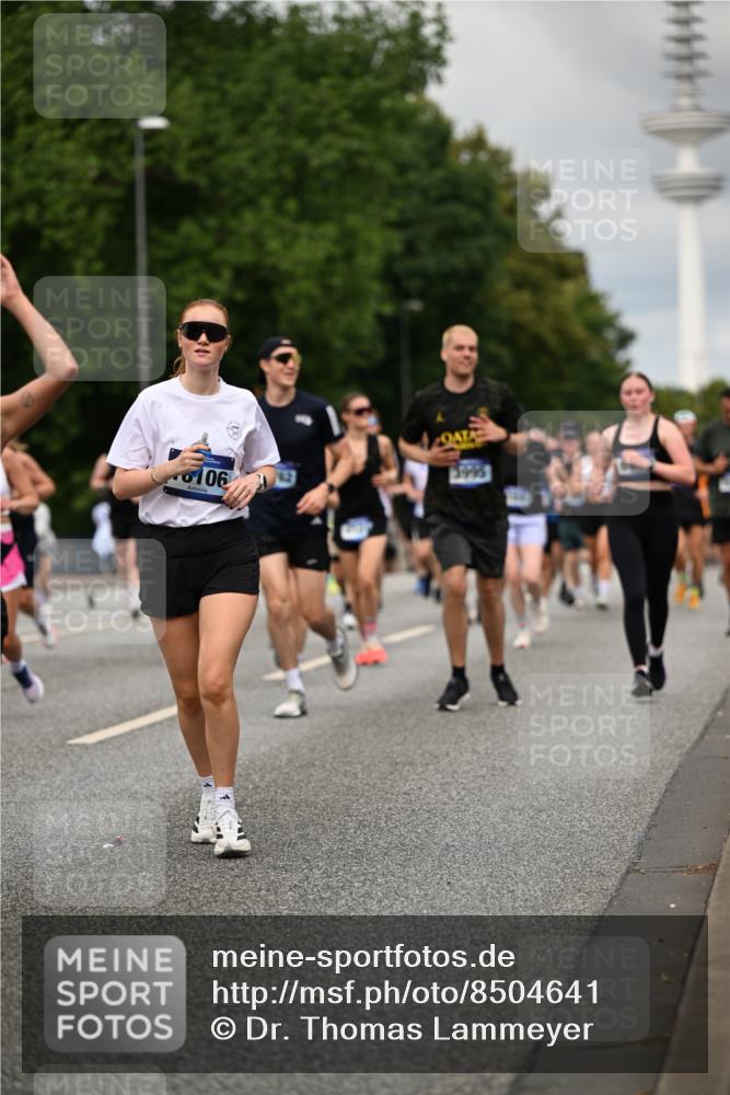 29.06.2025 - hella hamburg halbmarathon Dr. Thomas Lammeyer http://msf.ph/oto/8504641 29.06.2025 10:26:44 Kennedybrücke 1598, 2351, 2479, 2744, 2886, 3108, 3430, 3458, 3735, 3768, 3910, 3946, 3995, 4113, 4114, 4131, 4190, 4266, 4366, 4556, 4559, 4829, 4970, 5079, 6030, 6049, 6303, 6307, 6805, 6820, 6826, 6849, 6881, 6899, 6977, 7097, 7162, 7188, 7190, 7276, 7794, 7925, 8511, 8855, 8931, 9204, 9392, 9516, 10065, 10210, 10241, 10573, 10663, 10739, 10917, 10961, 11046 meine-sportfotos.de
