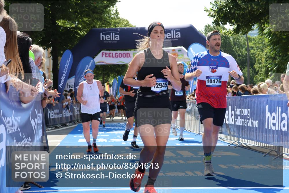 29.06.2025 - hella hamburg halbmarathon Strokosch-Dieckow http://msf.ph/oto/8504643 29.06.2025 11:37:12 Ziel 1059, 1199, 3895, 6697, 7334, 7528, 8296, 9063, 9095, 10476, 11246, 12368, 12945, 12946, 15905, 16690, 17167, 17535, 17873, 18428, 18561 meine-sportfotos.de