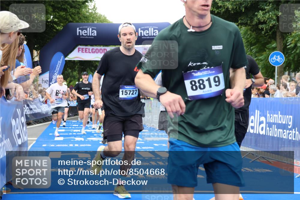 29.06.2025 - hella hamburg halbmarathon Strokosch-Dieckow http://msf.ph/oto/8504668 29.06.2025 10:51:46 Ziel 2396, 2818, 2823, 2880, 4297, 6286, 7224, 8710, 8819, 8856, 9793, 9959, 12224, 13799, 14458, 15427, 15496, 15727, 15831, 15899, 16907, 17682, 17815, 17962, 19053, 19137 meine-sportfotos.de