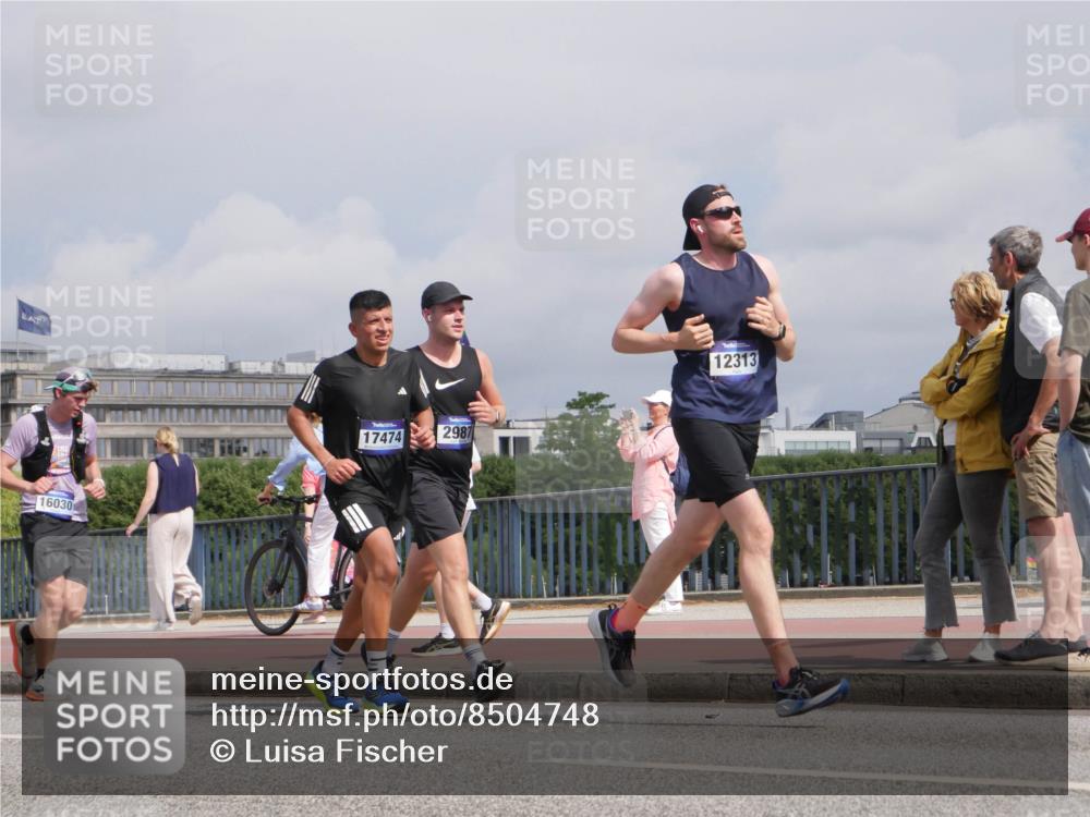 29.06.2025 - hella hamburg halbmarathon Luisa Fischer http://msf.ph/oto/8504748 29.06.2025 10:16:27 Kennedybrücke 16030, 17474, 2987, 12313, 2055, 2359, 2904, 2987, 5232, 6026, 6207, 7460, 9128 meine-sportfotos.de