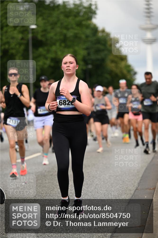 29.06.2025 - hella hamburg halbmarathon Dr. Thomas Lammeyer http://msf.ph/oto/8504750 29.06.2025 10:26:48 Kennedybrücke 1598, 2351, 2479, 2744, 2886, 3430, 3458, 3600, 3910, 3995, 4113, 4114, 4131, 4190, 4266, 4366, 4559, 4829, 4970, 6049, 6303, 6307, 6820, 6826, 6849, 6881, 6899, 6977, 7097, 7162, 7188, 7190, 7276, 7925, 8511, 8855, 8931, 9392, 10065, 10210, 10241, 10573, 10663, 10739, 10917, 10961, 11046 meine-sportfotos.de