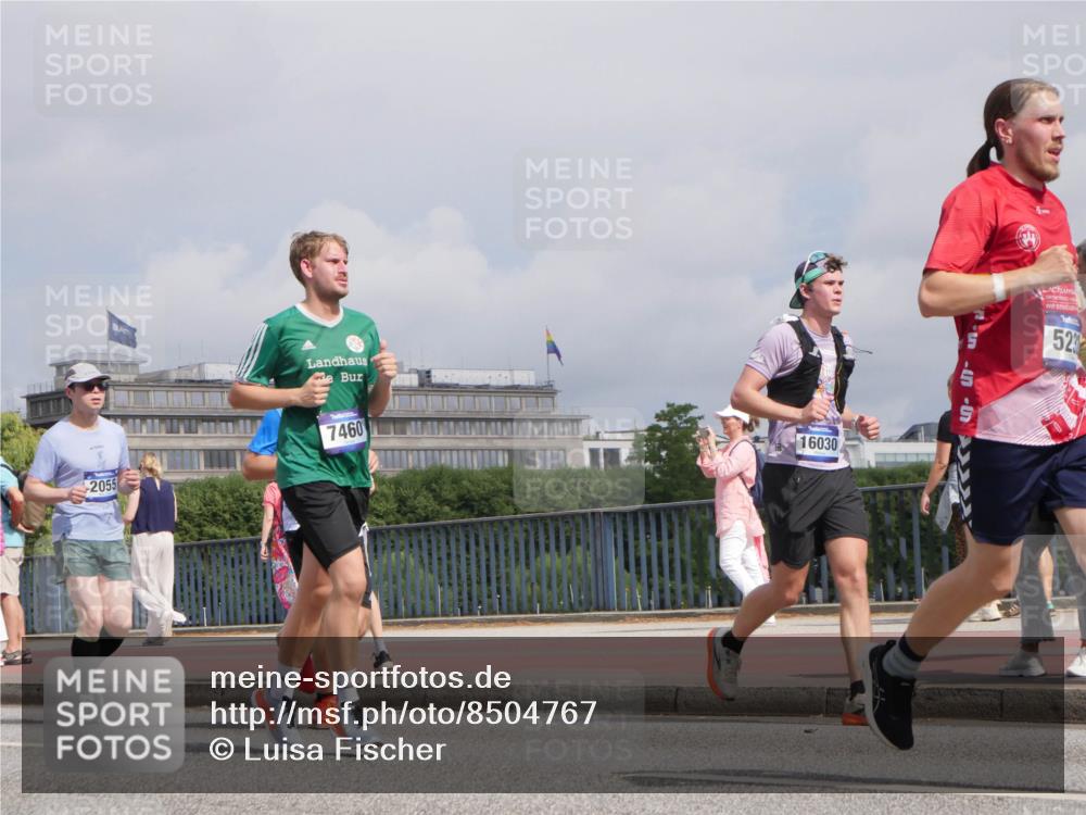 29.06.2025 - hella hamburg halbmarathon Luisa Fischer http://msf.ph/oto/8504767 29.06.2025 10:16:29 Kennedybrücke 2055, 7460, 16030, 523, 2055, 2359, 2721, 2904, 2987, 5232, 6207, 7460, 9612 meine-sportfotos.de