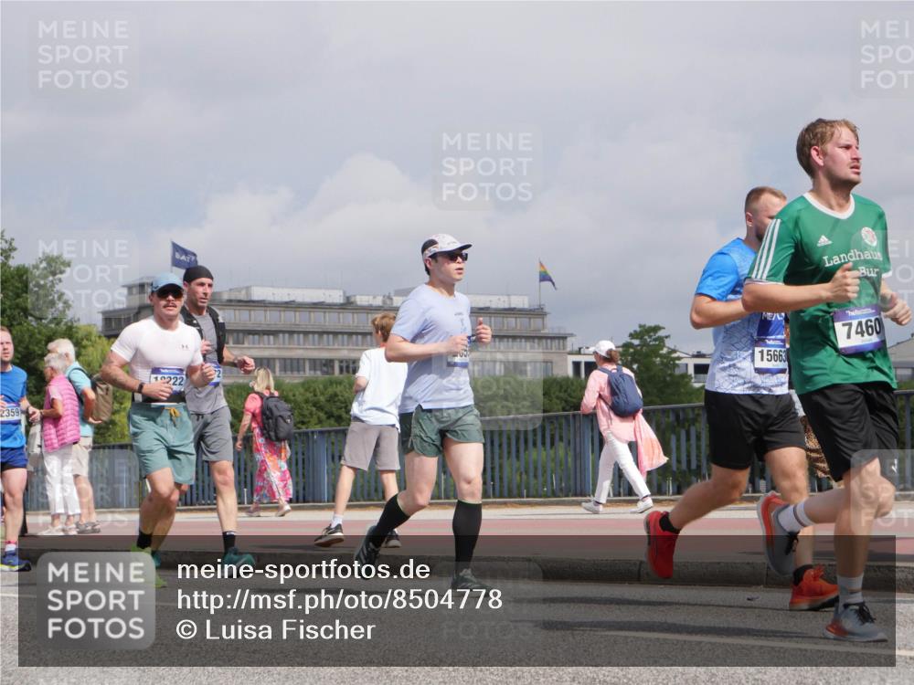 29.06.2025 - hella hamburg halbmarathon Luisa Fischer http://msf.ph/oto/8504778 29.06.2025 10:16:30 Kennedybrücke 2359, 15663, 7460, 19222, 1939, 2055, 2359, 2721, 2904, 2987, 5232, 6207, 7460, 9612 meine-sportfotos.de