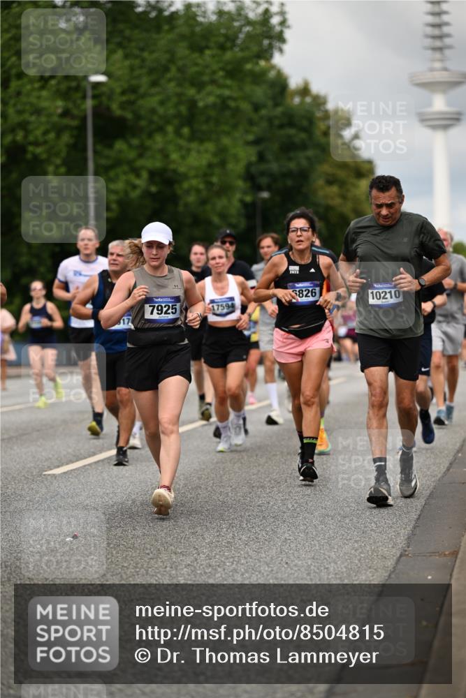 29.06.2025 - hella hamburg halbmarathon Dr. Thomas Lammeyer http://msf.ph/oto/8504815 29.06.2025 10:26:51 Kennedybrücke 2351, 2479, 2744, 2886, 3430, 3600, 3601, 3910, 3995, 4113, 4131, 4190, 4266, 4366, 4559, 4829, 4970, 6048, 6049, 6307, 6820, 6826, 6881, 6899, 7097, 7188, 7190, 7276, 7925, 8511, 8855, 8931, 9392, 10065, 10210, 10432, 10573, 10739, 10917, 11046 meine-sportfotos.de