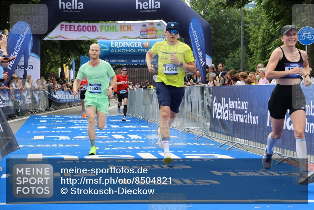 29.06.2025 - hella hamburg halbmarathon Strokosch-Dieckow http://msf.ph/oto/8504821 29.06.2025 10:41:45 Ziel 1169, 1512, 1763, 7092, 9640, 10415, 11765, 14346, 15521, 15535, 15935 meine-sportfotos.de