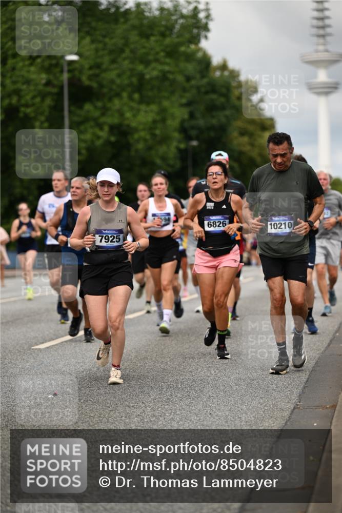 29.06.2025 - hella hamburg halbmarathon Dr. Thomas Lammeyer http://msf.ph/oto/8504823 29.06.2025 10:26:51 Kennedybrücke 2351, 2479, 2744, 2886, 3430, 3600, 3601, 3910, 3995, 4113, 4131, 4190, 4266, 4366, 4559, 4829, 4970, 6048, 6049, 6307, 6820, 6826, 6881, 6899, 7097, 7188, 7190, 7276, 7925, 8511, 8855, 8931, 9392, 10065, 10210, 10432, 10573, 10739, 10917, 11046 meine-sportfotos.de
