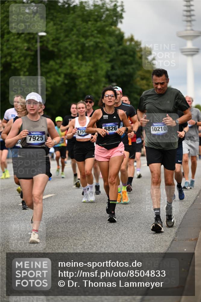 29.06.2025 - hella hamburg halbmarathon Dr. Thomas Lammeyer http://msf.ph/oto/8504833 29.06.2025 10:26:51 Kennedybrücke 2351, 2479, 2744, 2886, 3430, 3600, 3601, 3910, 3995, 4113, 4131, 4190, 4266, 4366, 4559, 4829, 4970, 6048, 6049, 6307, 6820, 6826, 6881, 6899, 7097, 7188, 7190, 7276, 7925, 8511, 8855, 8931, 9392, 10065, 10210, 10432, 10573, 10739, 10917, 11046 meine-sportfotos.de