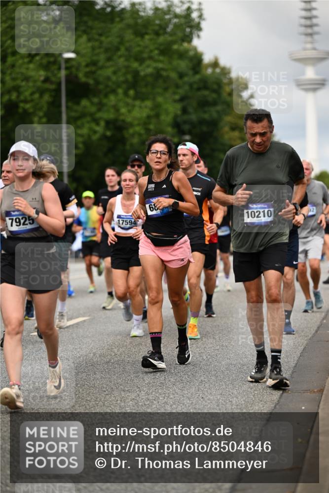 29.06.2025 - hella hamburg halbmarathon Dr. Thomas Lammeyer http://msf.ph/oto/8504846 29.06.2025 10:26:52 Kennedybrücke 2351, 2479, 2744, 2886, 3430, 3600, 3601, 3910, 3995, 4131, 4190, 4266, 4366, 4559, 4829, 4970, 6048, 6049, 6307, 6820, 6826, 6881, 6899, 7188, 7190, 7276, 7925, 8511, 8855, 8931, 9392, 10065, 10210, 10432, 10573, 10739, 10917, 11046 meine-sportfotos.de