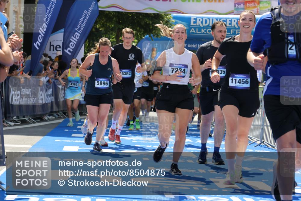 29.06.2025 - hella hamburg halbmarathon Strokosch-Dieckow http://msf.ph/oto/8504875 29.06.2025 11:37:25 Ziel 1059, 1530, 4507, 4509, 5846, 5896, 7234, 7334, 9095, 9391, 10277, 11456, 11457, 13987, 14343, 14396, 14557, 15002, 15353, 15587, 16211, 17035, 17557 meine-sportfotos.de