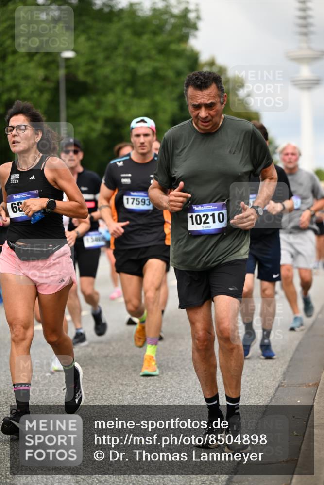 29.06.2025 - hella hamburg halbmarathon Dr. Thomas Lammeyer http://msf.ph/oto/8504898 29.06.2025 10:26:53 Kennedybrücke 2351, 2479, 2744, 2886, 3430, 3600, 3601, 3910, 3995, 4131, 4190, 4266, 4366, 4559, 4970, 6048, 6049, 6307, 6820, 6826, 6881, 6899, 7188, 7190, 7276, 7925, 8511, 8855, 8931, 9392, 10065, 10210, 10432, 10573, 10739, 10917, 11046 meine-sportfotos.de