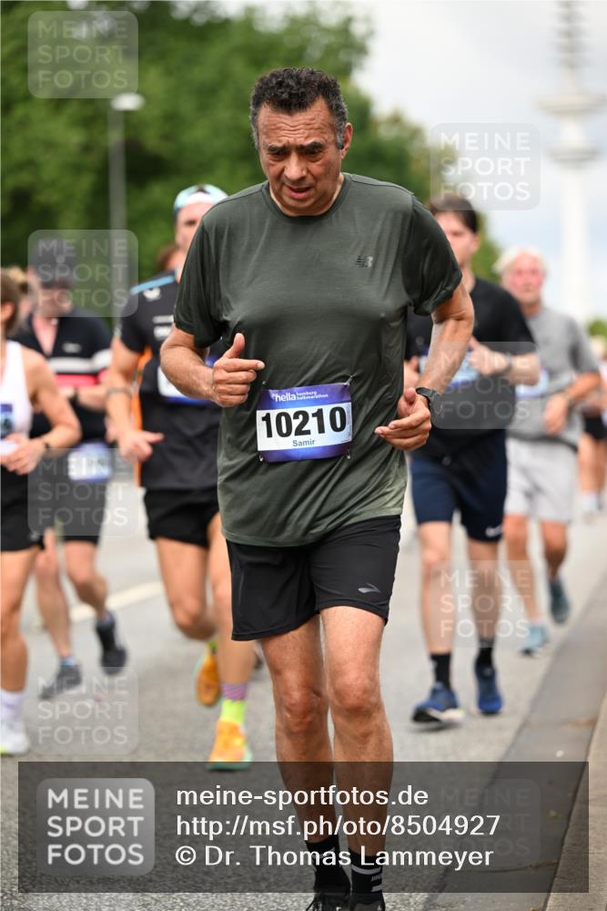 29.06.2025 - hella hamburg halbmarathon Dr. Thomas Lammeyer http://msf.ph/oto/8504927 29.06.2025 10:26:54 Kennedybrücke 2351, 2479, 2744, 2886, 3430, 3600, 3601, 3995, 4131, 4190, 4266, 4366, 4559, 4970, 6048, 6049, 6307, 6820, 6826, 6881, 6899, 7188, 7190, 7276, 7925, 8511, 8855, 8931, 9392, 10065, 10210, 10432, 10573, 10739, 10917 meine-sportfotos.de