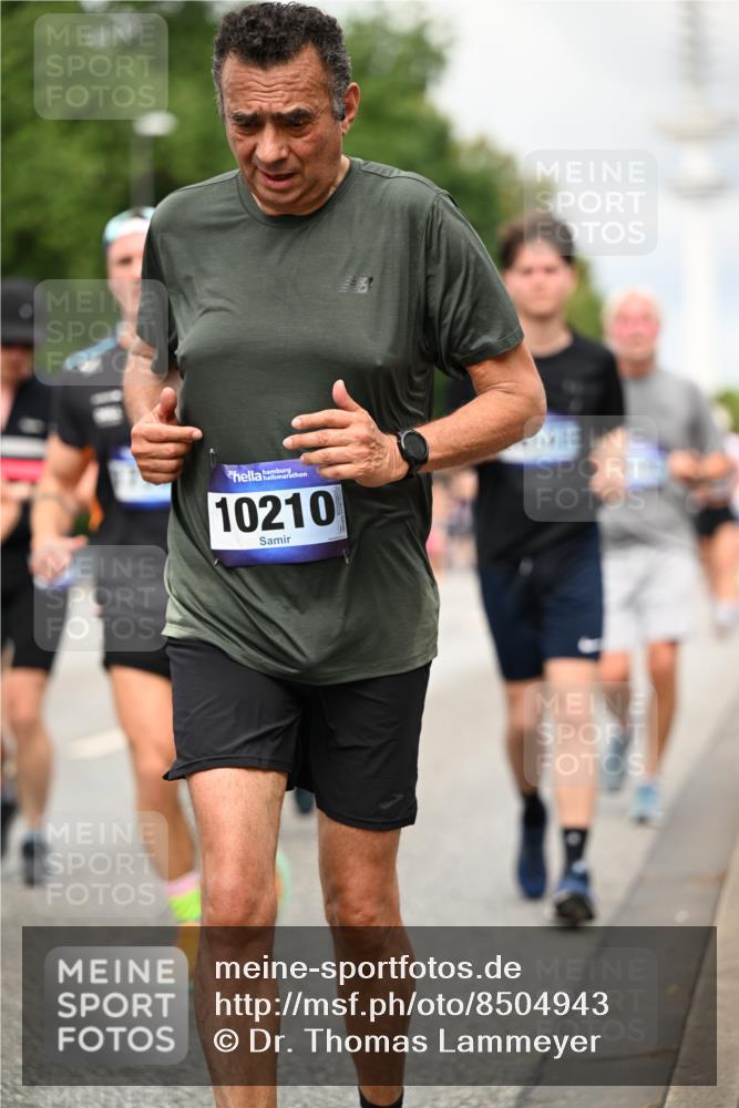29.06.2025 - hella hamburg halbmarathon Dr. Thomas Lammeyer http://msf.ph/oto/8504943 29.06.2025 10:26:54 Kennedybrücke 2351, 2479, 2744, 2886, 3430, 3600, 3601, 3995, 4131, 4190, 4266, 4366, 4559, 4970, 6048, 6049, 6307, 6820, 6826, 6881, 6899, 7188, 7190, 7276, 7925, 8511, 8855, 8931, 9392, 10065, 10210, 10432, 10573, 10739, 10917 meine-sportfotos.de