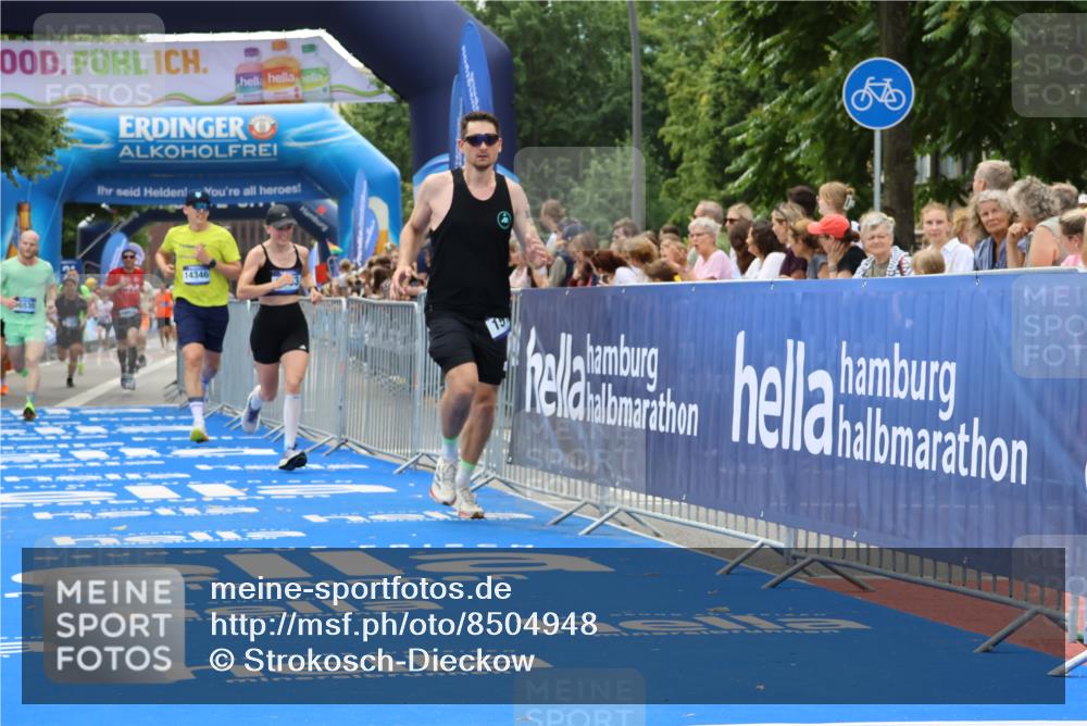 29.06.2025 - hella hamburg halbmarathon Strokosch-Dieckow http://msf.ph/oto/8504948 29.06.2025 10:41:42 Ziel 1512, 1763, 9640, 10415, 11765, 13714, 14346, 15535, 15935 meine-sportfotos.de