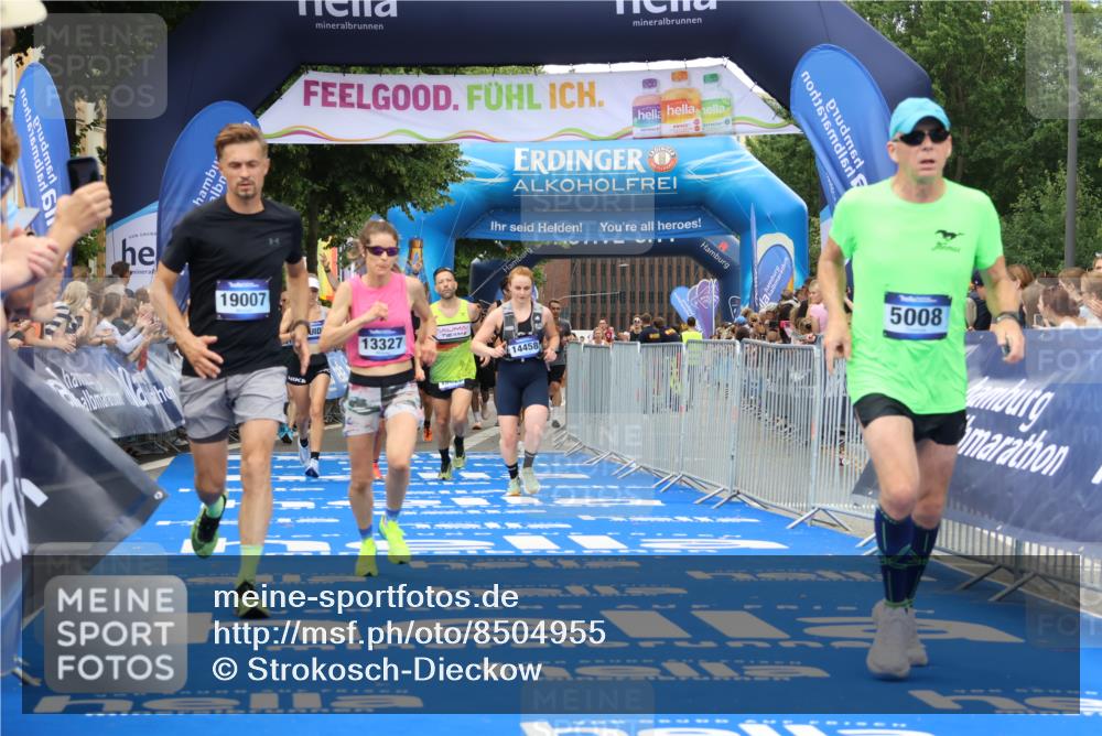 29.06.2025 - hella hamburg halbmarathon Strokosch-Dieckow http://msf.ph/oto/8504955 29.06.2025 10:51:35 Ziel 1335, 5008, 7943, 10691, 13327, 13403, 14012, 14458, 15496, 15899, 19007, 19020 meine-sportfotos.de