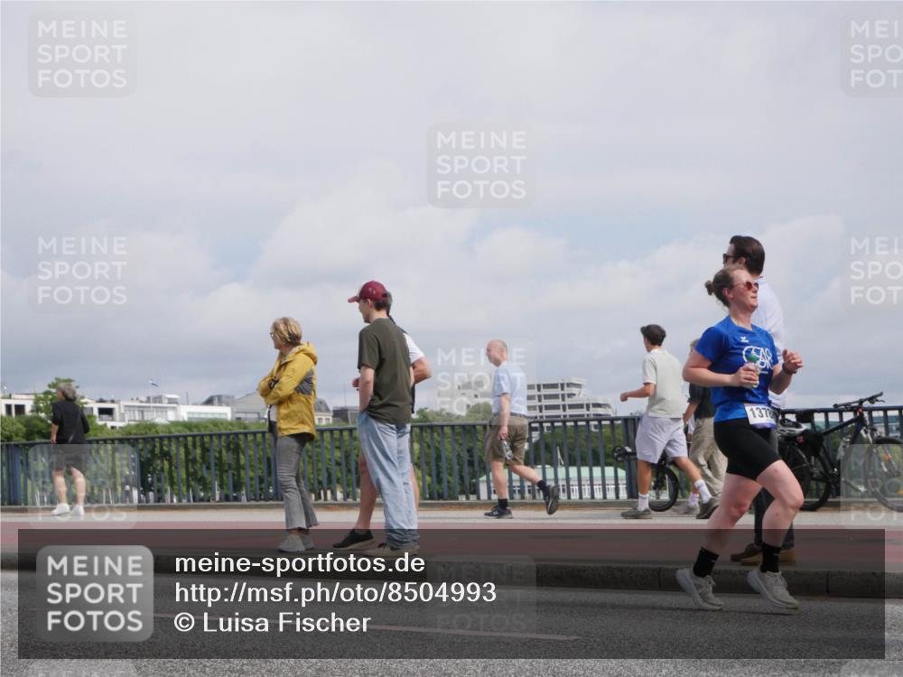 29.06.2025 - hella hamburg halbmarathon Luisa Fischer http://msf.ph/oto/8504993 29.06.2025 10:17:08 Kennedybrücke 1378, 1406, 2990, 3939, 5546, 5670, 7802, 7991, 8001, 8147, 9845 meine-sportfotos.de