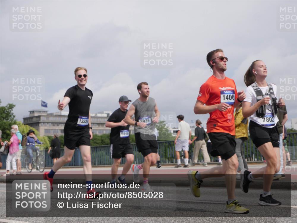 29.06.2025 - hella hamburg halbmarathon Luisa Fischer http://msf.ph/oto/8505028 29.06.2025 10:17:13 Kennedybrücke 13237, 5546, 3939, 1406, 7802, 1406, 2990, 3154, 3728, 3756, 3939, 5546, 5670, 6028, 6083, 7209, 7802, 7840, 7991, 8147, 8409 meine-sportfotos.de