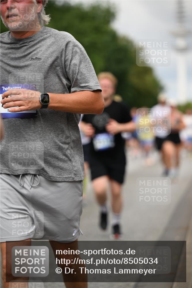 29.06.2025 - hella hamburg halbmarathon Dr. Thomas Lammeyer http://msf.ph/oto/8505034 29.06.2025 10:26:57 Kennedybrücke 2479, 2514, 2744, 2886, 3003, 3430, 3600, 3601, 3769, 3995, 4131, 4190, 4266, 4366, 4559, 4969, 4970, 5838, 6048, 6049, 6747, 6820, 6826, 6881, 6899, 7188, 7190, 7276, 7891, 7925, 8855, 8931, 9256, 9392, 10065, 10210, 10432, 10573, 10739, 10917 meine-sportfotos.de