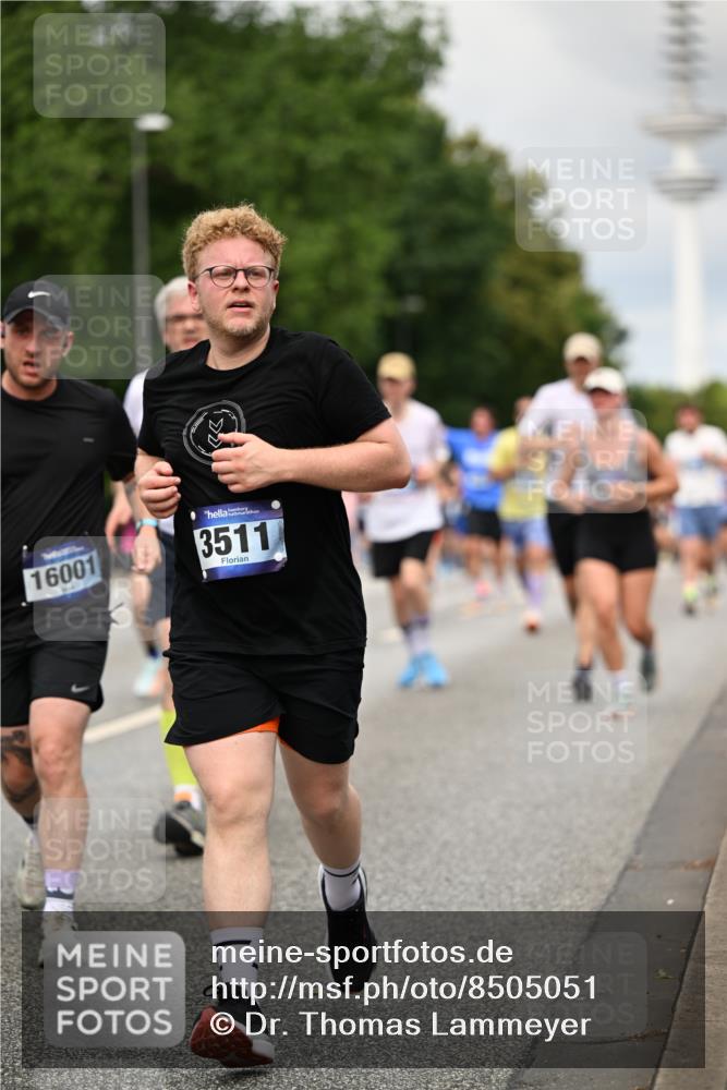 29.06.2025 - hella hamburg halbmarathon Dr. Thomas Lammeyer http://msf.ph/oto/8505051 29.06.2025 10:26:58 Kennedybrücke 2479, 2514, 2744, 2886, 3003, 3430, 3600, 3601, 3769, 3995, 4131, 4190, 4266, 4366, 4559, 4969, 4970, 5838, 6048, 6049, 6747, 6820, 6826, 6881, 6899, 7188, 7190, 7276, 7891, 7925, 8855, 8931, 9256, 9392, 10065, 10210, 10432, 10573, 10739, 10917 meine-sportfotos.de