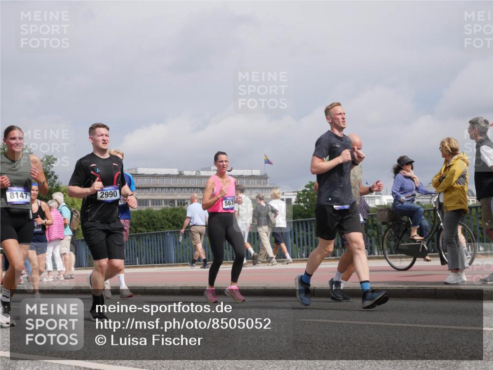 29.06.2025 - hella hamburg halbmarathon Luisa Fischer http://msf.ph/oto/8505052 29.06.2025 10:17:16 Kennedybrücke 8147, 2990, 567, 1406, 2990, 3154, 3728, 3756, 3939, 5546, 5670, 6028, 6083, 7209, 7840, 7991, 8147, 8409, 10610 meine-sportfotos.de