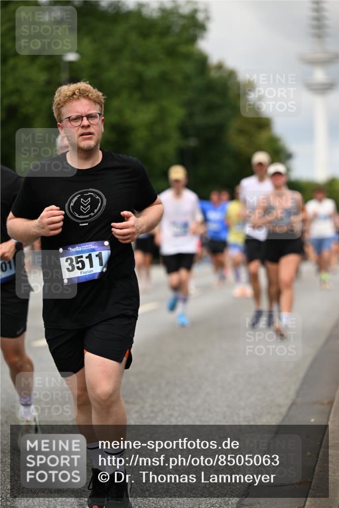 29.06.2025 - hella hamburg halbmarathon Dr. Thomas Lammeyer http://msf.ph/oto/8505063 29.06.2025 10:26:59 Kennedybrücke 2479, 2514, 2744, 2886, 3003, 3430, 3600, 3601, 3769, 3995, 4131, 4190, 4266, 4366, 4559, 4969, 4970, 5838, 6048, 6049, 6747, 6820, 6826, 6881, 6899, 7188, 7190, 7276, 7891, 7925, 8355, 8855, 8931, 9256, 9392, 10065, 10210, 10432, 10573, 10739, 10917 meine-sportfotos.de
