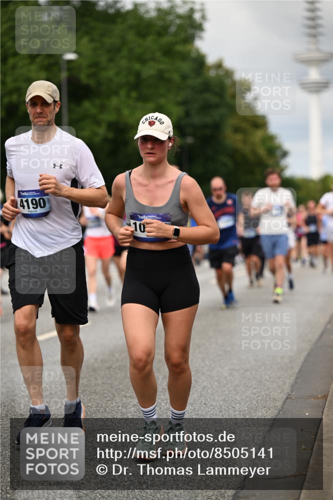 29.06.2025 - hella hamburg halbmarathon Dr. Thomas Lammeyer http://msf.ph/oto/8505141 29.06.2025 10:27:02 Kennedybrücke 2022, 2479, 2514, 2744, 2886, 3003, 3430, 3600, 3601, 3769, 4190, 4266, 4366, 4969, 4970, 5629, 5838, 6048, 6049, 6747, 6784, 6785, 6826, 6881, 7188, 7190, 7276, 7891, 7925, 8355, 8715, 8931, 9256, 9392, 10065, 10210, 10432, 10573, 10917 meine-sportfotos.de
