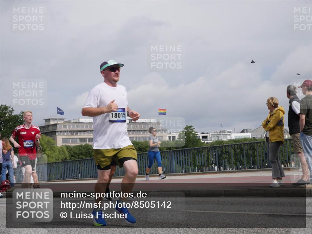 29.06.2025 - hella hamburg halbmarathon Luisa Fischer http://msf.ph/oto/8505142 29.06.2025 10:17:26 Kennedybrücke 8, 3834, 18015, 1071, 1131, 1480, 3020, 3025, 3728, 3756, 3834, 5191, 6366, 6717, 7442, 8055, 9173, 9663, 10224, 10610 meine-sportfotos.de