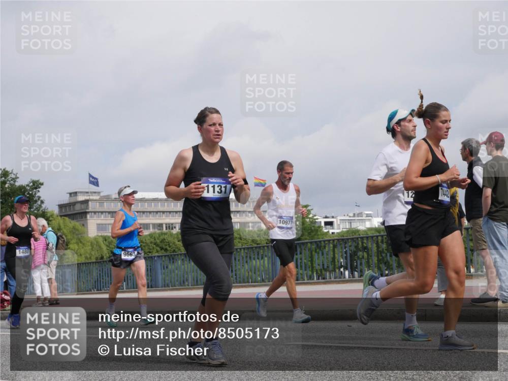 29.06.2025 - hella hamburg halbmarathon Luisa Fischer http://msf.ph/oto/8505173 29.06.2025 10:17:29 Kennedybrücke 1480, 9663, 1131, 10977, 12, 7442, 1071, 1131, 1480, 3020, 3025, 3834, 5191, 6366, 6717, 6724, 7442, 8055, 9173, 9663, 10224 meine-sportfotos.de