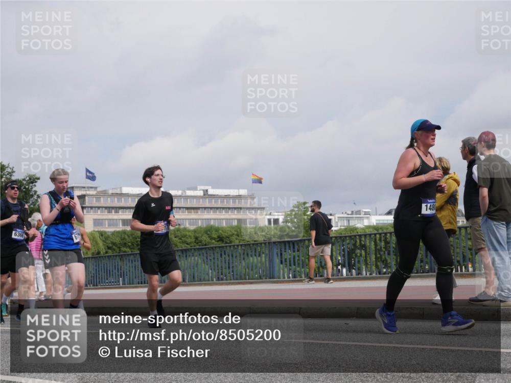 29.06.2025 - hella hamburg halbmarathon Luisa Fischer http://msf.ph/oto/8505200 29.06.2025 10:17:32 Kennedybrücke 6366, 67, 1480, 1071, 1131, 1480, 1728, 3025, 3691, 5191, 6181, 6366, 6717, 6724, 7442, 8055, 8755, 9173, 9663, 10224 meine-sportfotos.de