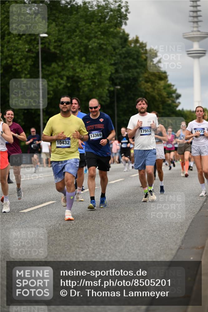 29.06.2025 - hella hamburg halbmarathon Dr. Thomas Lammeyer http://msf.ph/oto/8505201 29.06.2025 10:27:04 Kennedybrücke 2022, 2294, 2479, 2514, 2744, 2886, 3003, 3430, 3600, 3601, 3769, 4190, 4266, 4366, 4969, 4970, 5629, 5798, 5838, 6048, 6049, 6747, 6784, 6785, 6826, 6881, 7188, 7190, 7276, 7891, 7925, 8355, 8715, 8931, 9256, 9392, 10088, 10210, 10432, 10573, 10917 meine-sportfotos.de