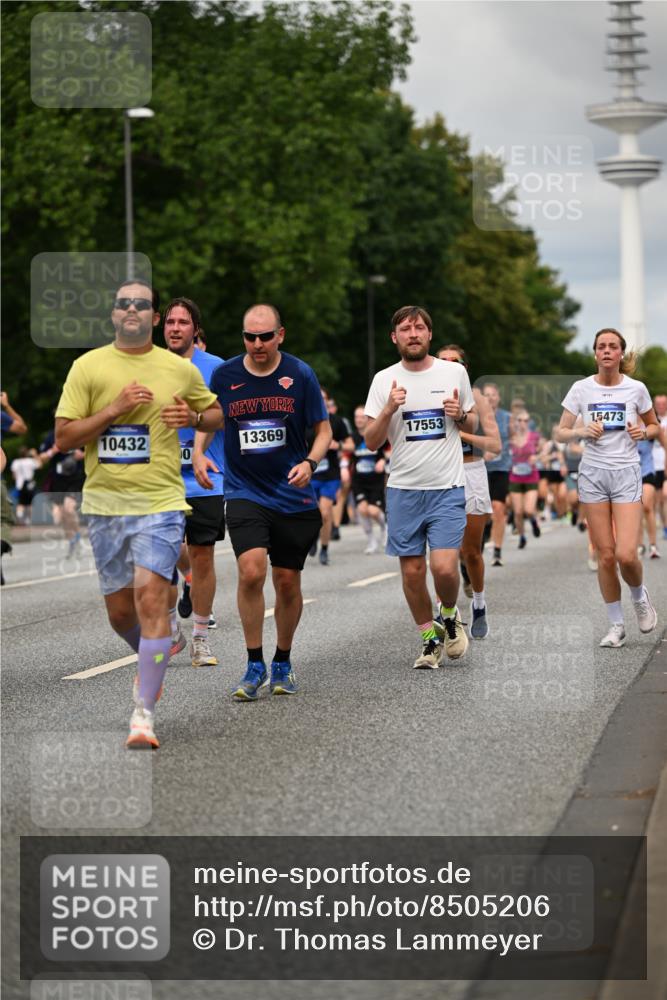 29.06.2025 - hella hamburg halbmarathon Dr. Thomas Lammeyer http://msf.ph/oto/8505206 29.06.2025 10:27:04 Kennedybrücke 2022, 2294, 2479, 2514, 2744, 2886, 3003, 3430, 3600, 3601, 3769, 4190, 4266, 4366, 4969, 4970, 5629, 5798, 5838, 6048, 6049, 6747, 6784, 6785, 6826, 6881, 7188, 7190, 7276, 7891, 7925, 8355, 8715, 8931, 9256, 9392, 10088, 10210, 10432, 10573, 10917 meine-sportfotos.de