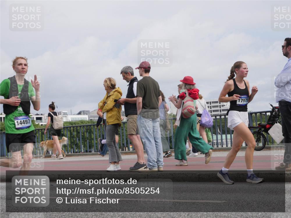 29.06.2025 - hella hamburg halbmarathon Luisa Fischer http://msf.ph/oto/8505254 29.06.2025 10:17:38 Kennedybrücke 14497, 17975, 1071, 1728, 2046, 3454, 3691, 6181, 6724, 7446, 7447, 8055, 8563, 8755 meine-sportfotos.de