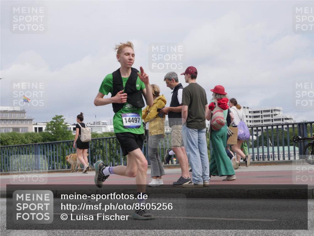 29.06.2025 - hella hamburg halbmarathon Luisa Fischer http://msf.ph/oto/8505256 29.06.2025 10:17:39 Kennedybrücke 14497, 1728, 2046, 3454, 3691, 6181, 6724, 7446, 7447, 8563, 8755 meine-sportfotos.de