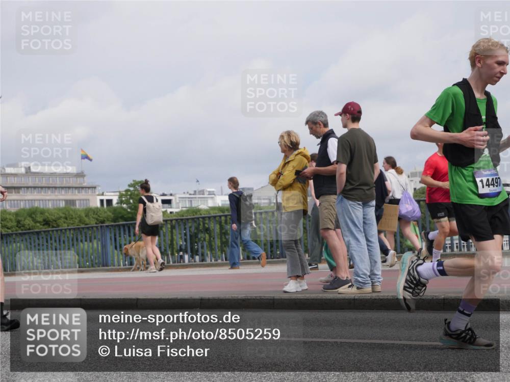 29.06.2025 - hella hamburg halbmarathon Luisa Fischer http://msf.ph/oto/8505259 29.06.2025 10:17:39 Kennedybrücke 14497, 1728, 2046, 3454, 3691, 6181, 6724, 7446, 7447, 8563, 8755 meine-sportfotos.de