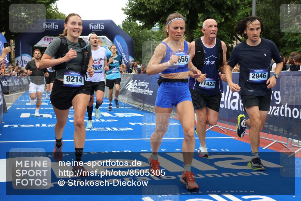 29.06.2025 - hella hamburg halbmarathon Strokosch-Dieckow http://msf.ph/oto/8505305 29.06.2025 10:51:26 Ziel 1335, 2364, 2411, 2946, 5820, 6776, 7943, 8989, 9214, 9656, 10691, 11124, 11422, 13047, 13403, 13792, 14865, 14994, 15871, 15950, 16357, 17131, 18489 meine-sportfotos.de