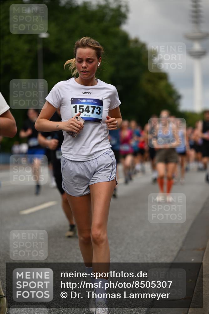 29.06.2025 - hella hamburg halbmarathon Dr. Thomas Lammeyer http://msf.ph/oto/8505307 29.06.2025 10:27:09 Kennedybrücke 1372, 1853, 2022, 2294, 2514, 2744, 2886, 3003, 3430, 3600, 3601, 3769, 4190, 4266, 4969, 5223, 5629, 5798, 5838, 6048, 6578, 6747, 6784, 6785, 6881, 7188, 7190, 7266, 7276, 7891, 7919, 8355, 8715, 9256, 9392, 10088, 10432, 10573 meine-sportfotos.de