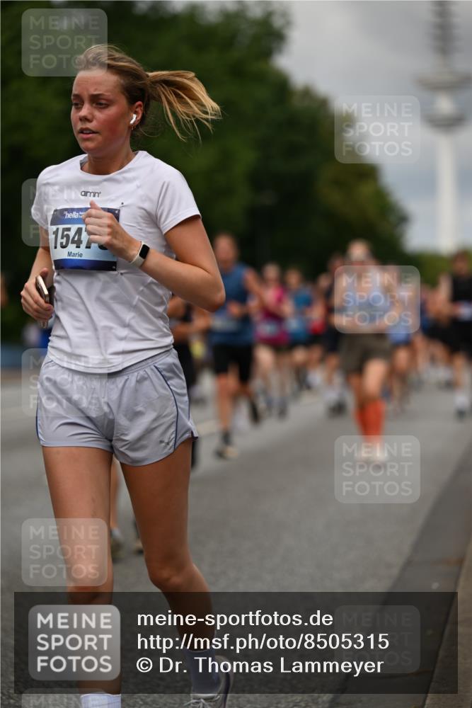 29.06.2025 - hella hamburg halbmarathon Dr. Thomas Lammeyer http://msf.ph/oto/8505315 29.06.2025 10:27:09 Kennedybrücke 1372, 1853, 2022, 2294, 2514, 2744, 2886, 3003, 3430, 3600, 3601, 3769, 4190, 4266, 4969, 5223, 5629, 5798, 5838, 6048, 6578, 6747, 6784, 6785, 6881, 7188, 7190, 7266, 7276, 7891, 7919, 8355, 8715, 9256, 9392, 10088, 10432, 10573 meine-sportfotos.de