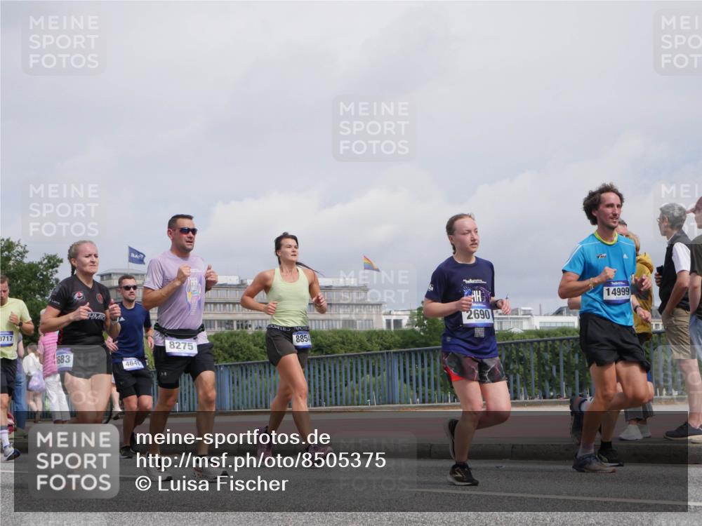29.06.2025 - hella hamburg halbmarathon Luisa Fischer http://msf.ph/oto/8505375 29.06.2025 10:17:54 Kennedybrücke 0717, 683, 8275, 4641, 8854, 2690, 14999, 1296, 1379, 1575, 1745, 2281, 2690, 3507, 3509, 4495, 4641, 5608, 5800, 6317, 6710, 7195, 7881, 8239, 8256, 8275, 8854, 8892, 9709, 10589, 10717 meine-sportfotos.de