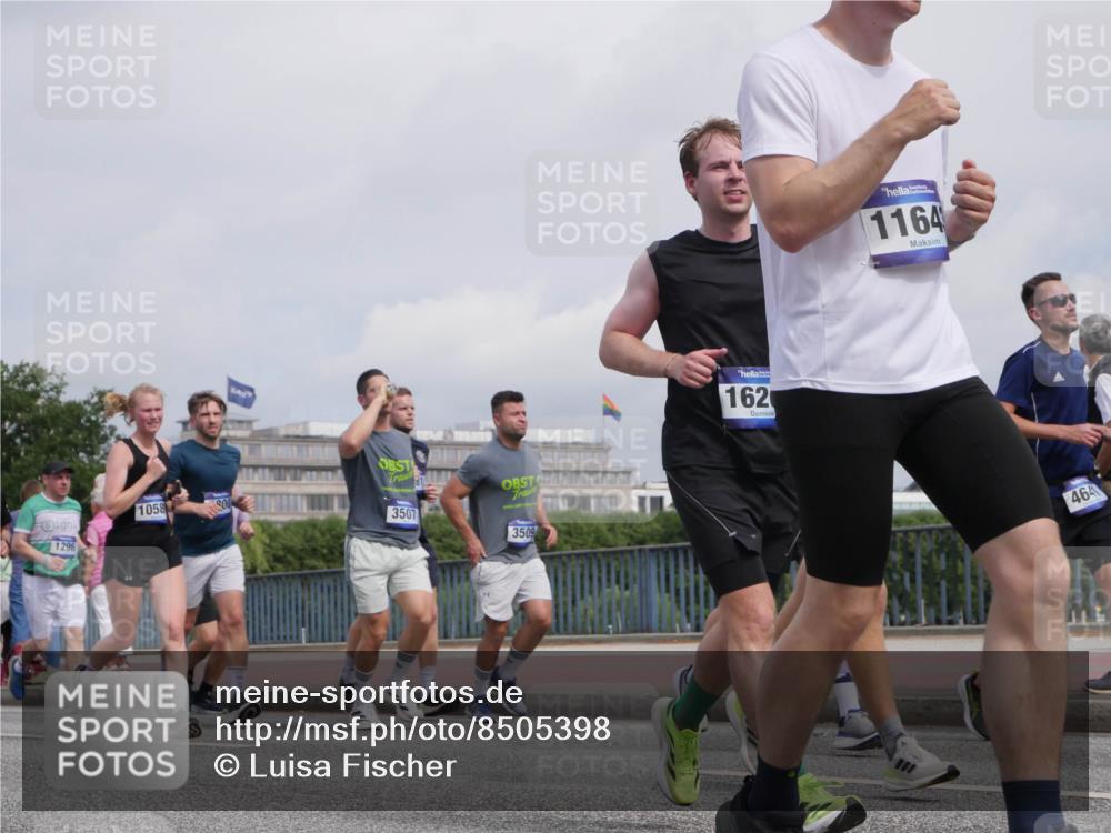 29.06.2025 - hella hamburg halbmarathon Luisa Fischer http://msf.ph/oto/8505398 29.06.2025 10:17:57 Kennedybrücke 1058, 00, 3507, 1296, 3509, 162, 1164, 464, 1296, 1379, 1575, 1745, 2281, 2690, 3507, 3509, 4495, 4641, 5608, 5800, 5981, 6317, 6710, 7439, 8239, 8256, 8275, 8854, 9911, 9975, 10589, 10717, 10858 meine-sportfotos.de