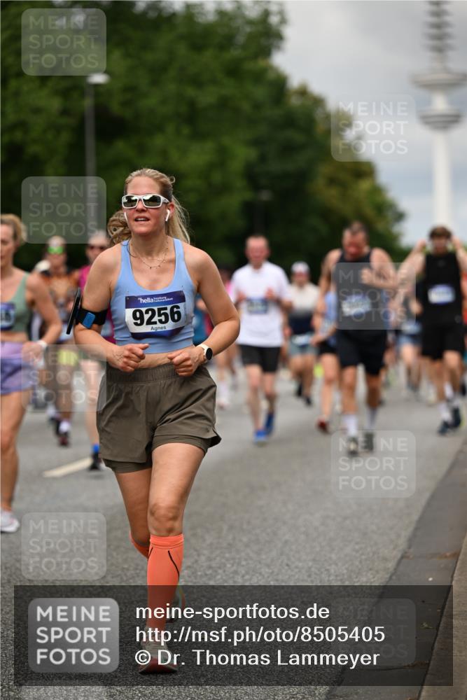 29.06.2025 - hella hamburg halbmarathon Dr. Thomas Lammeyer http://msf.ph/oto/8505405 29.06.2025 10:27:13 Kennedybrücke 1029, 1372, 1853, 2022, 2294, 2514, 2744, 3003, 3600, 3601, 3769, 4190, 4266, 4793, 4969, 5223, 5629, 5798, 5838, 6048, 6578, 6747, 6784, 6785, 6881, 7266, 7891, 7919, 8355, 8715, 9256, 9301, 9512, 10088, 10432, 10573 meine-sportfotos.de