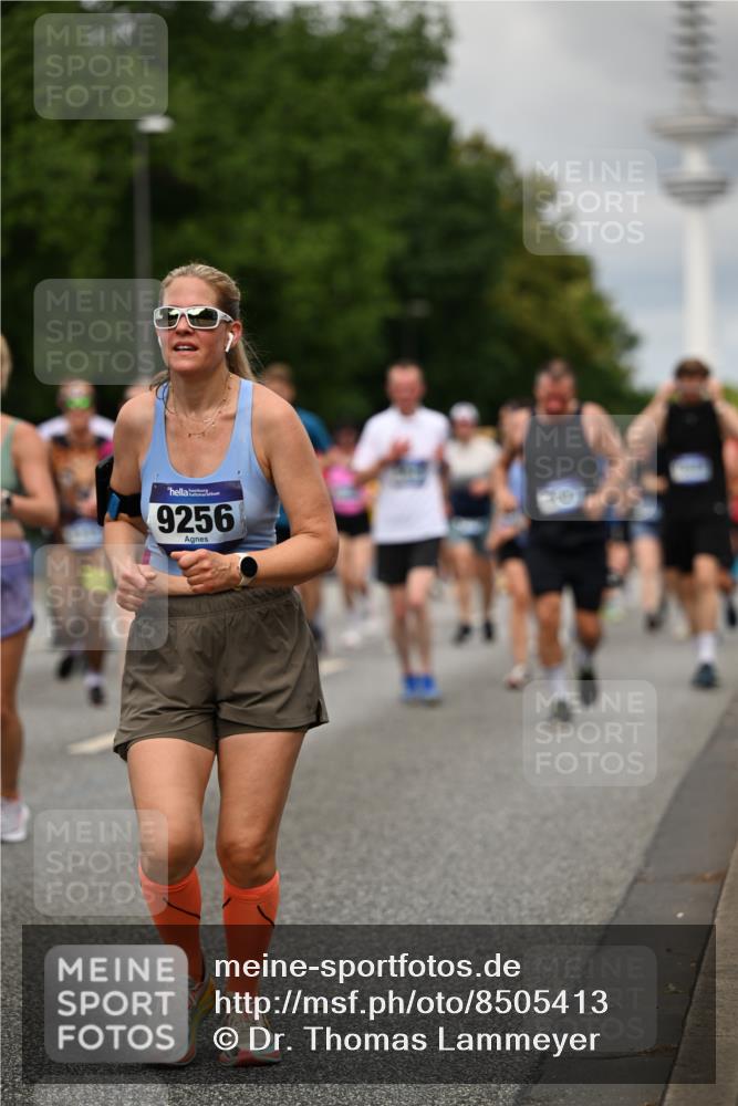 29.06.2025 - hella hamburg halbmarathon Dr. Thomas Lammeyer http://msf.ph/oto/8505413 29.06.2025 10:27:13 Kennedybrücke 1029, 1372, 1853, 2022, 2294, 2514, 2744, 3003, 3600, 3601, 3769, 4190, 4266, 4793, 4969, 5223, 5629, 5798, 5838, 6048, 6578, 6747, 6784, 6785, 6881, 7266, 7891, 7919, 8355, 8715, 9256, 9301, 9512, 10088, 10432, 10573 meine-sportfotos.de