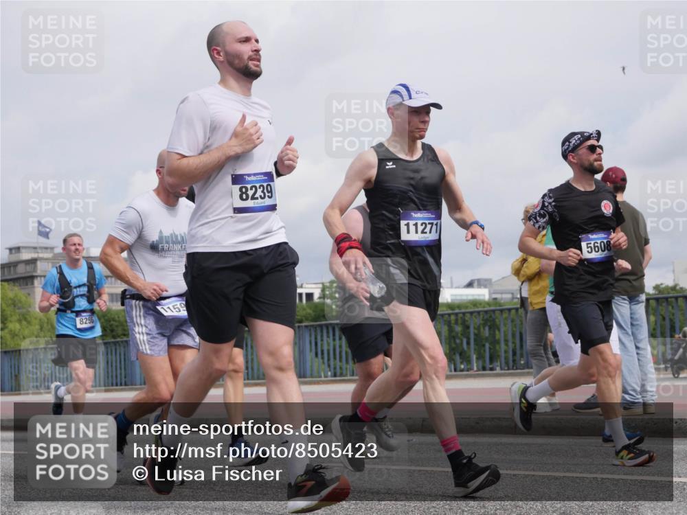 29.06.2025 - hella hamburg halbmarathon Luisa Fischer http://msf.ph/oto/8505423 29.06.2025 10:17:59 Kennedybrücke 8256, 1159, 2, 8239, 11271, 5608, 1296, 1379, 1524, 1575, 1745, 2281, 3507, 3509, 3650, 4495, 4641, 5608, 5800, 5981, 6317, 6710, 7439, 8239, 8256, 9911, 9975, 10589, 10717, 10858 meine-sportfotos.de
