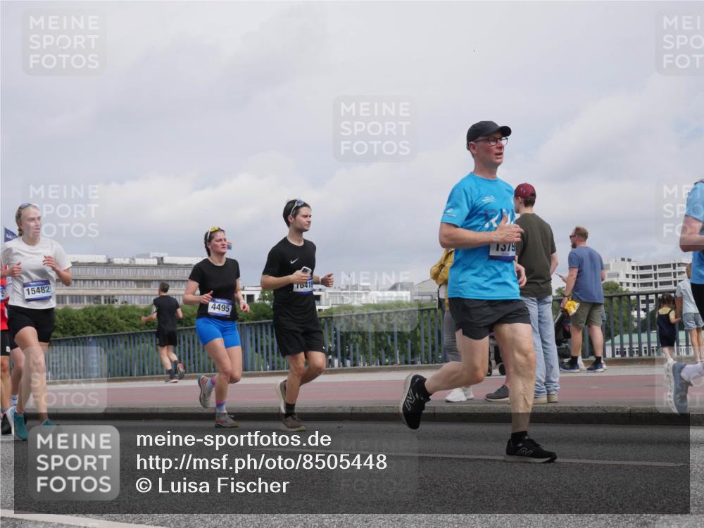 29.06.2025 - hella hamburg halbmarathon Luisa Fischer http://msf.ph/oto/8505448 29.06.2025 10:18:02 Kennedybrücke 15482, 4495, 0419, 1379, 1296, 1379, 1524, 1575, 1745, 2281, 3513, 3650, 4495, 5608, 5981, 6317, 6710, 7439, 8239, 8256, 8609, 9911, 9975, 10858 meine-sportfotos.de