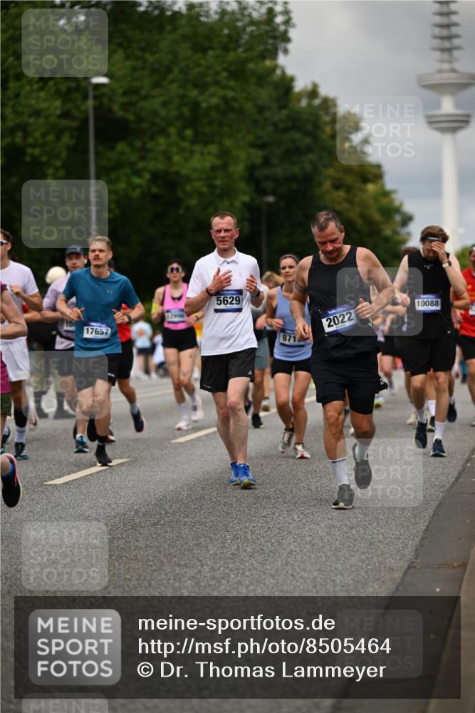 29.06.2025 - hella hamburg halbmarathon Dr. Thomas Lammeyer http://msf.ph/oto/8505464 29.06.2025 10:27:14 Kennedybrücke 1029, 1372, 1853, 2022, 2294, 2514, 2744, 3003, 3600, 3601, 3769, 4793, 4969, 5223, 5629, 5798, 5838, 6048, 6578, 6747, 6784, 6785, 7266, 7891, 7919, 8355, 8715, 9256, 9301, 9512, 10088, 10432, 10573 meine-sportfotos.de