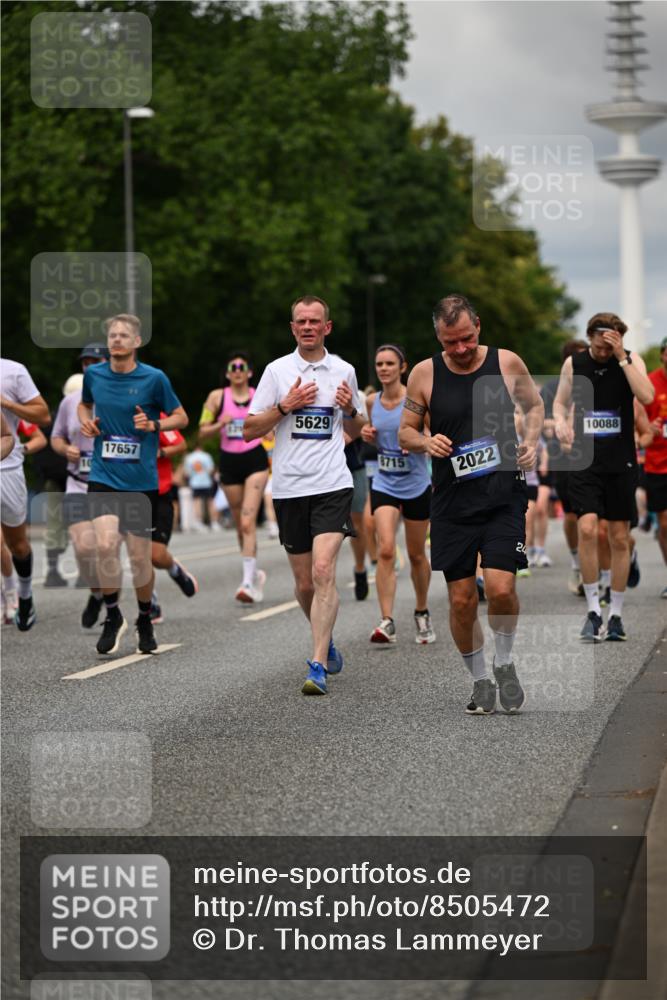 29.06.2025 - hella hamburg halbmarathon Dr. Thomas Lammeyer http://msf.ph/oto/8505472 29.06.2025 10:27:15 Kennedybrücke 1029, 1372, 1853, 2022, 2294, 2514, 3003, 3029, 3600, 3601, 3769, 4793, 4969, 5223, 5629, 5798, 5838, 6048, 6578, 6747, 6784, 6785, 7266, 7891, 7919, 8355, 8715, 9256, 9301, 9512, 10088, 10432 meine-sportfotos.de